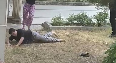 Tüfekle vurulan kişiye tişörtünü çıkarıp ilk yardım yaptı; o anlar kamerada