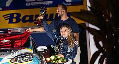 Türkiye'nin ilk engelli kadın pilotu, Avrupa Ralli Şampiyonası'nda 2 kez podyuma çıktı