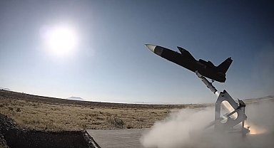 TUSAŞ'ın geliştirdiği Şimşek K, roket destekli ilk yerden kalkışını başarıyla tamamladı