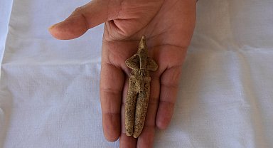 Ulucak Höyüğü'nde 8 bin yıllık Göbeklitepe üslubunda heykelcik