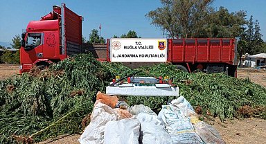 Uyuşturucuyla yakalanan aynı aileden 3 kişiye gözaltı