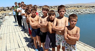 Van Gölü'nde saçları sararan çocuklar, Galatasaray maçına davet edildi