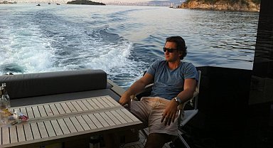 Yalova'dan Yunanistan'a açılan iş insanın teknesi parçalanmış bulundu, kendisi kayıp