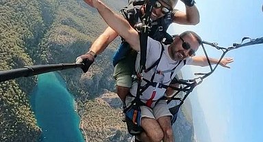 Yamaç paraşütü elemelerinde hayatını kaybeden pilot defnedildi