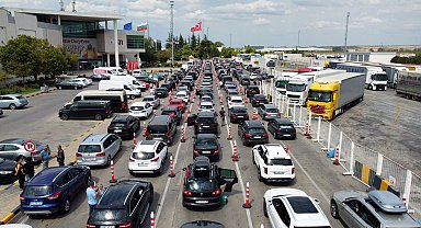 Yaz tatilini tamamlayan 1 milyon 373 bin gurbetçi, Kapıkule'den çıkış yaptı