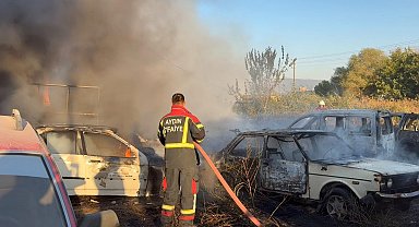 Yediemin deposunda yangın; 5 otomobil ve 30 motosiklet zarar gördü