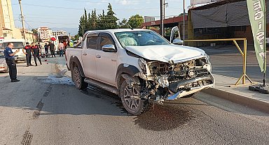 Yeni evli çifti ayıran kaza kamerada