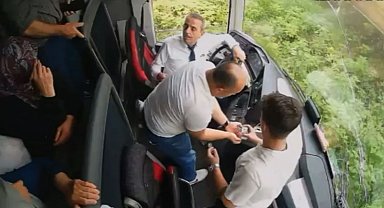 Yolcu otobüsünün çarptığı, 2 kişinin öldüğü kazanın yeni görüntüleri ortaya çıktı