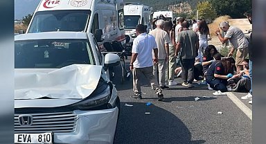 Yolun karşısına geçen aileye otomobil çarptı: 1 ölü, 3 yaralı