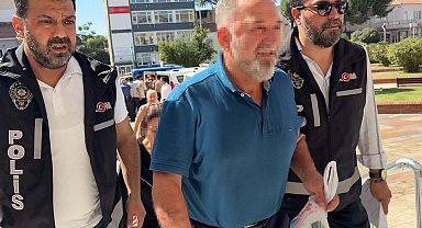 'Bıçak parası' aldığı öne sürülen profesör, görevden uzaklaştırıldı