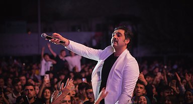 'Bir Anadolu Şenliği'nde Bayhan sahneye çıktı