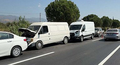 4 aracın karıştığı kazada anne ve 3 aylık bebeği yaralandı