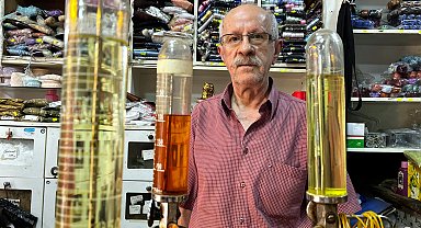 50 yıllık kolonyacı, 15 metrekarelik dükkanında mesleğini yaşatıyor