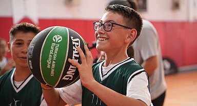 Adana'da çocuklara yönelik basketbol kampı düzenlendi