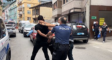 Aile içi kavga ihbarına giden polislerden birini köpek, diğerini ise sahibi ısırdı