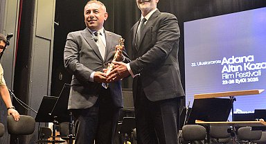 Altın Koza'da 'Onur Ödülü' Mehmet Aslantuğ ve Meral Orhonsay'a