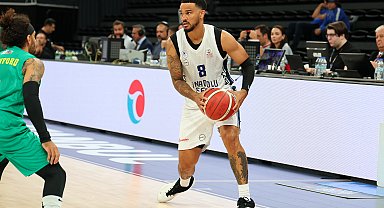 Anadolu Efes - Esenler Erokspor: 90-76