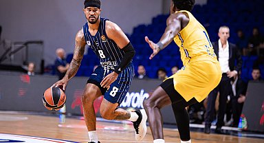 Anadolu Efes - Maccabi Tel Aviv: 85-78