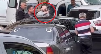 Ankara'da 'yol verme' tartışmasında silahlı tehdit kamerada