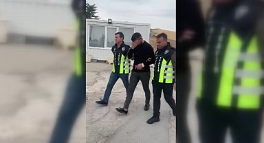 Ankara'da elinde sopayla trafiği tehlikeye atan sürücü yakalandı