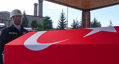 Aort damarı yırtılan trafik polisi, son yolculuğuna uğurlandı