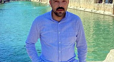 Arkasından yaklaştığı husumetlisini bıçaklayarak öldürdü; cinayet kamerada