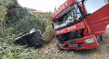Aydın'da yakıt tankeri, yolcu minibüsüne çarptı: 3 yaralı