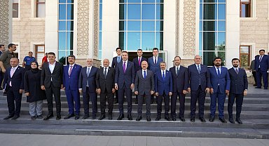 Bakan Bayraktar, Adıyaman'da 'Türkiye Yüzyılı Buluşmaları' toplantısına katıldı