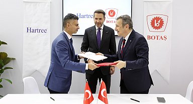 Bakan Bayraktar, imzalanan yeni LNG anlaşmalarını duyurdu