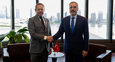 Bakan Fidan, Hollandalı mevkidaşı ile bir araya geldi