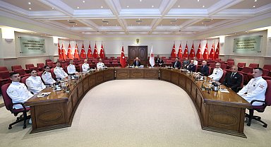 Bakan Güler, Deniz Kuvvetleri Komutanlığı personelini kabul etti