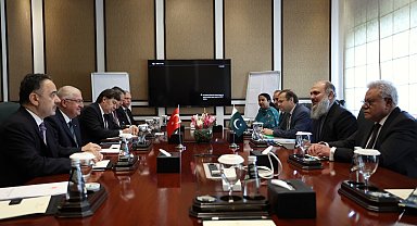 Bakan Güler, Pakistan Ticaret Bakanı Khan ile görüştü