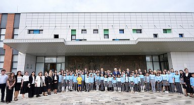 Bakan Tekin, Mirza Uluğbey Okulu'nu ziyaret etti