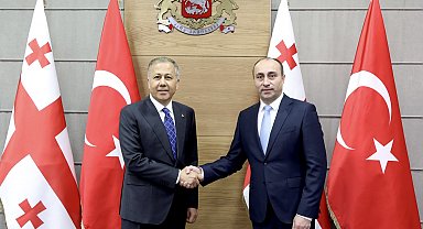 Bakan Yerlikaya, Gürcistanlı mevkidaşı Geladze ile bir araya geldi