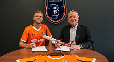Başakşehir FK, Jakub Kaluzinski'yi kadrosuna kattığını duyurdu