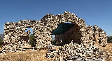 Beçin Kalesi'ndeki 600 yıllık medrese yeniden ayağa kalkacak