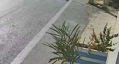 Bodrum'da skuter ile motosikletin çarpıştığı kaza kamerada; 3 yaralı