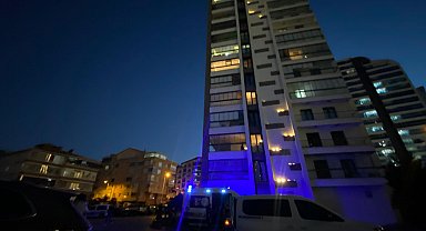 Boşanma aşamasındaki eşini çocuklarının gözü önünde tabancayla öldürdü