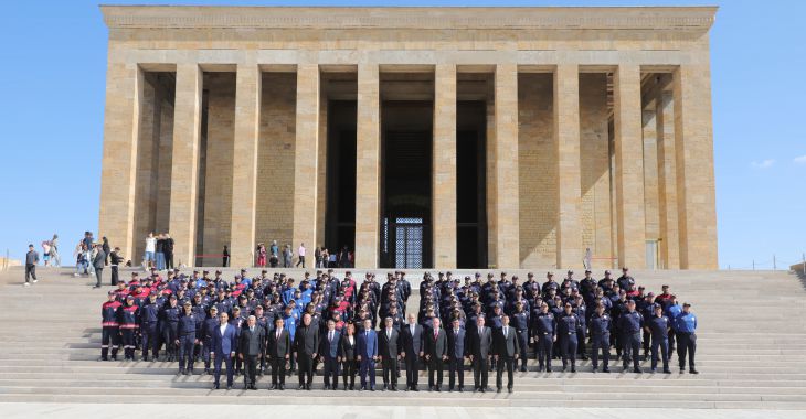 Bursa İtfaiyesi'nden Anıtkabir'e ziyaret