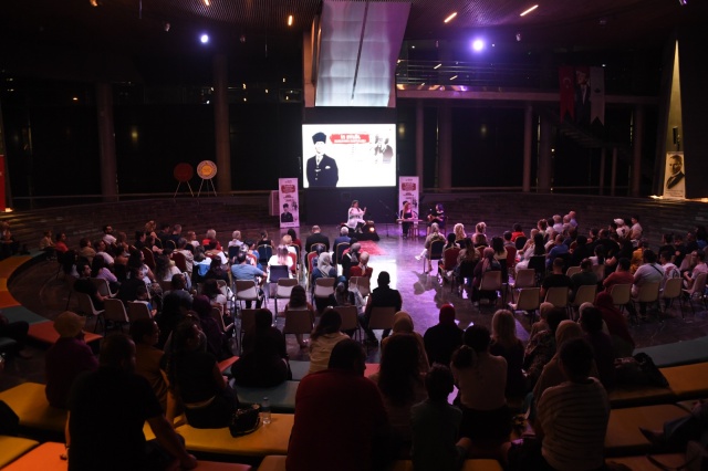 Bursa’nın kurtuluşu Osmangazi’de Panel ve Müzikalle Anlatıldı