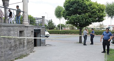 Cami tuvaletindeki kavgada bıçakla ağır yaralandı