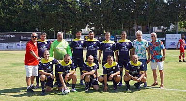 Çeşme'de dostluk kazandı