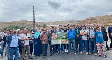 Çiğlilerden Harmandalı'da geçici depolamaya, çöp kamyonlarının yolunu keserek tepki