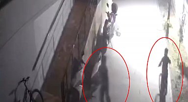 Çocukların bisiklet hırsızlığı kamerada