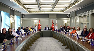 Cumhurbaşkanı Erdoğan, AK Parti'li kadın belediye başkanlarını kabul etti