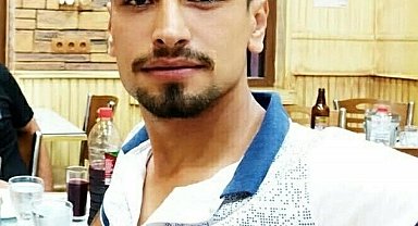 Devrilen traktörünün altında kalıp, öldü