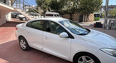 El yapımı patlayıcıyı sokakta patlatıp kaçtı