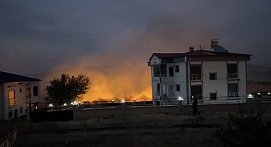 Elazığ'da anız yangını; alevler yerleşim yerlerine yaklaştı