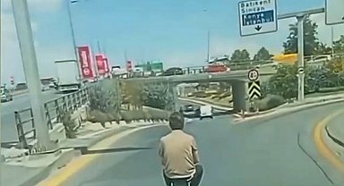 Elektrikli skuter valizle yolculuk kamerada