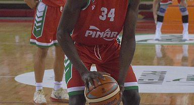 Eski Karşıyakalı Adem Bona ay-yıldızlı formayla şov yaptı